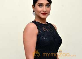 Regina Cassandra New Pics photo 25
