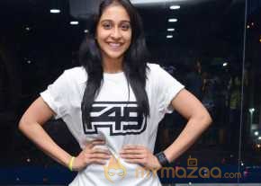 Regina Cassandra New Pics photo 3