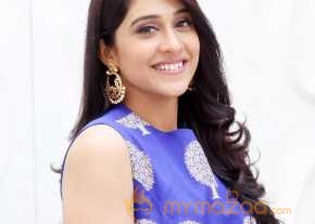 Regina Cassandra New Pics photo 30