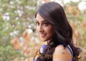 Regina Cassandra New Pics photo 21