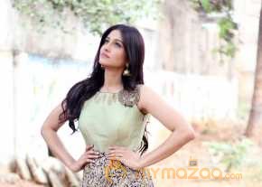 Regina Cassandra New Stills 