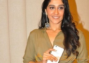 Regina Cassandra Stills photo 19