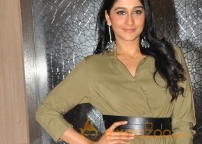 Regina Cassandra Stills photo 21