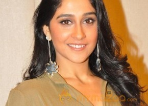 Regina Cassandra Stills photo 37
