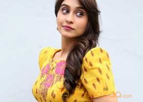 Regina Cassandra photo 9