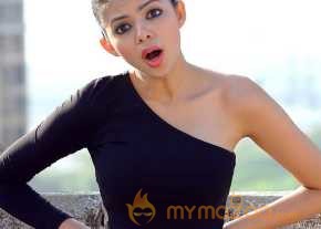 Riddhi Jain Photoshoot On Black Dress photo 6