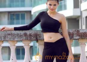 Riddhi Jain Photoshoot On Black Dress photo 9
