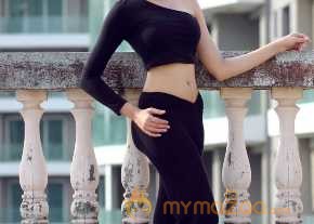 Riddhi Jain Photoshoot On Black Dress photo 4