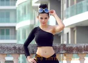 Riddhi Jain Photoshoot On Black Dress photo 10