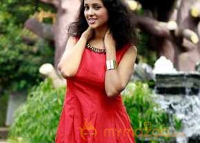  Riya Ludhani  photo 4