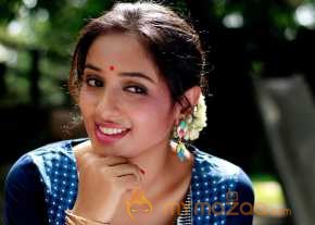  Riya Ludhani 
