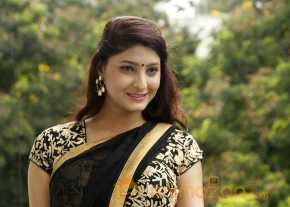 Sagarika Beautiful Black Saree Pics photo 7