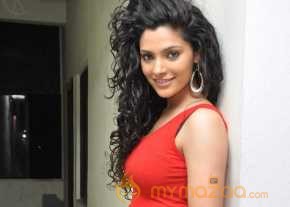 Saiyami Kher
