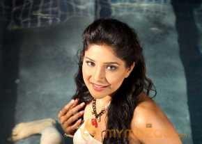  Sakshi Agarwal Portfolio Pics  photo 12