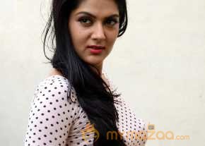 Sakshi Chowdary James Bond Press Meet Stills photo 8