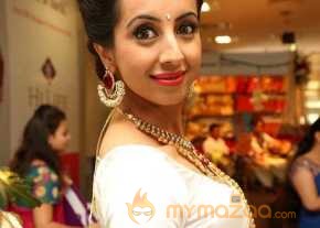 Sanjana Beautiful White Saree Pics photo 2