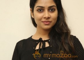 Satna Titus Bichagaadu Heroine Press Meet Photos photo 36