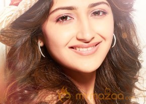Sayesha Saigal New Hot Stills photo 2