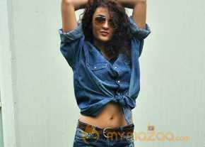 Seerat Kapoor photo 13