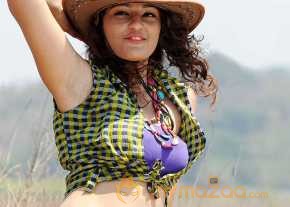 Seerat Kapoor photo 15