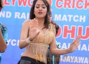  Shanvi Dance At Hudhud Fund Raising  photo 5