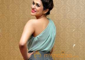 Shraddha Das Latest Pictures photo 18