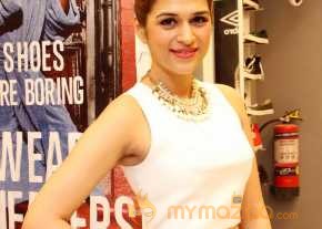 Shraddha Das Latest Pictures photo 26