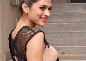 Shraddha Das Latest Pictures photo 13