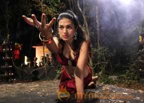 Shraddha Das Punnami Rathri Movie Stills photo 2