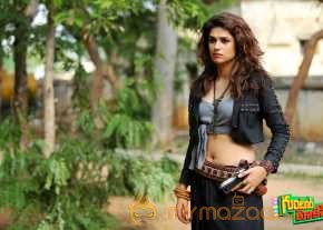 Shraddha Das Stills From Guntur Talkies Movie photo 5