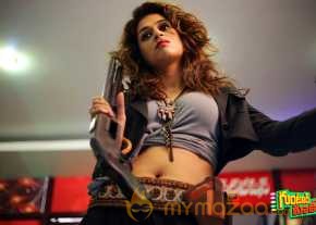 Shraddha Das Stills From Guntur Talkies Movie photo 2