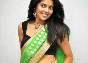  Shravya Beautiful In Green Saree Pics  photo 11