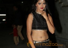Shreya Vyas Hot Black Dress Photos photo 8