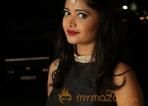 Shreya Vyas Hot Black Dress Photos photo 9