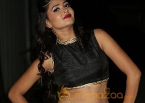 Shreya Vyas Hot Black Dress Photos photo 30