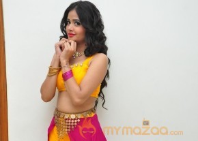 Shreya Vyas Sexy Hot Stills in Yellow Dress photo 9