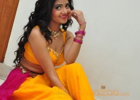 Shreya Vyas Sexy Hot Stills in Yellow Dress photo 18