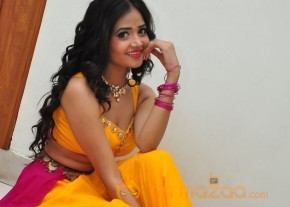 Shreya Vyas Sexy Hot Stills in Yellow Dress photo 19