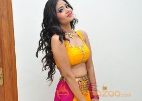 Shreya Vyas Sexy Hot Stills in Yellow Dress photo 23