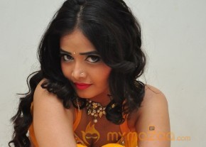 Shreya Vyas Sexy Hot Stills in Yellow Dress photo 31
