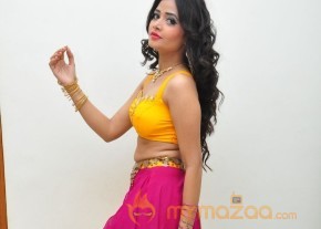 Shreya Vyas Sexy Hot Stills in Yellow Dress photo 36
