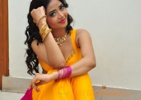 Shreya Vyas Sexy Hot Stills in Yellow Dress photo 45