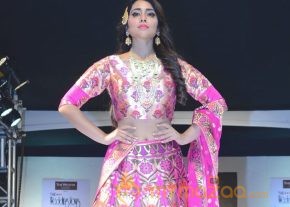 Shriya Saran Latest Pics photo 3