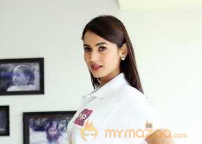  Sonal Chauhan Latest Pics  photo 2