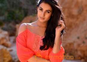 Sonal Chauhan photo 10