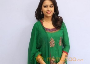 Sri Divya New Latest Gallery photo 23