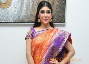 Sri Sexy Hot Exposing Stills photo 17