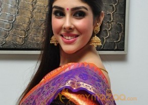 Sri Sexy Hot Exposing Stills photo 20