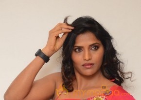 Sri Sexy Hot Exposing Stills photo 33