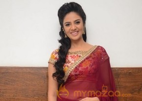 Srimukhi Hot Stills at Pelli Choopulu Audio  photo 33